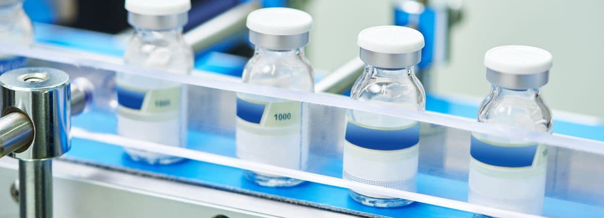 Analyst PT cuts, institutional outflows, buybacks, layoffs and 2026 guidance pressuring shares