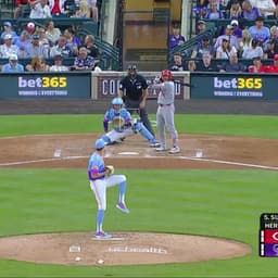 @MLB: Eugenio Suárez goes back-to-back with Spencer Steer and gives the @Reds a 3-run lead ⚾️ https://t.co...