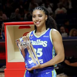 @WNBA: FUDD AROUND AND FIND OUT 💪

@StateFarm | #StateFarm3PT https://t.co/q3kkAjxmEz