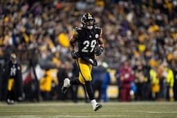 @AdamSchefter: Former Steelers free-agent safety Kyle Dugger is signing a one-year deal with the Cincinnati Bengals...