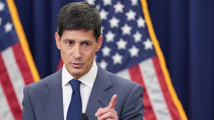 Kevin Warsh picks ex-BoE chief Mervyn King and tech ...