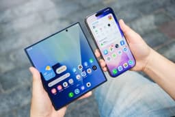 Foldable Phones: What You Gain and What You Give Up