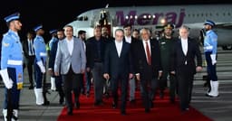 Pakistan Pushes Iran Peace Bid as U.S. Envoys Pull Back From Islamabad Talks