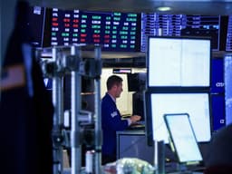 Dow posts closing record high, S&P 500, Nasdaq muted as AI rally pauses