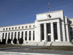 From 1.8% to 7%! Is the Fed's 'rate cut or hike' merely an ...