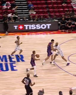 @Suns: MAN MAN DOING WHAT HE DOES 👀 https://t.co/EvyUQMLsJg