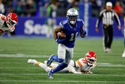 @NFL: Jaxon Smith-Njigba in the first half:

6 catches
129 yards
1 TD

He has 100+ receiving yards in six ...