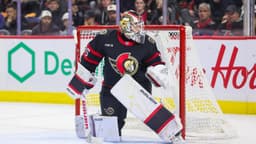 Senators' Ullmark helped off ice after sustaining injury