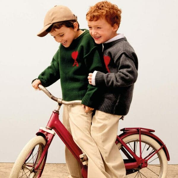 Ami Paris lance sa première collection enfant