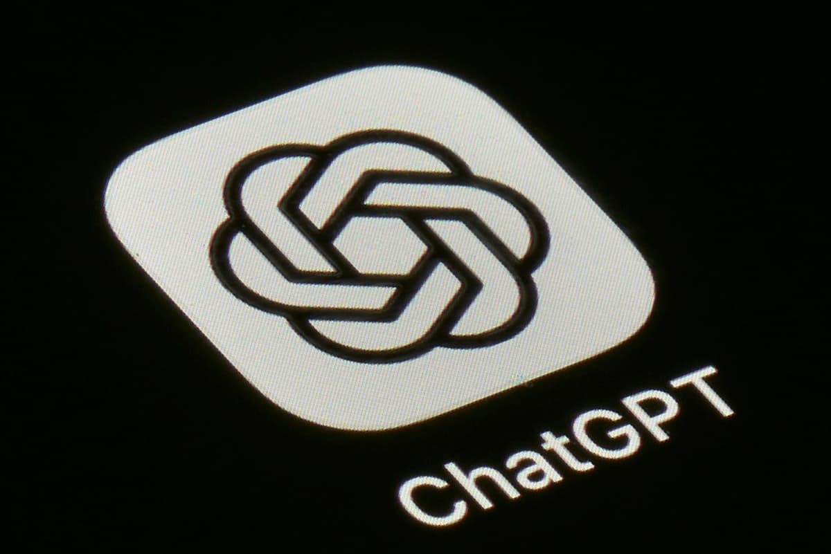 ChatGPT to get ads in first EU countries - Euractiv