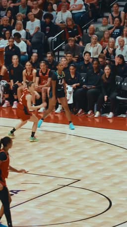 @LASparks: Call her triple A the way she is draining threes. 

@iamArielAtkins x @WNBA https://t.co/Mh8a94saSW