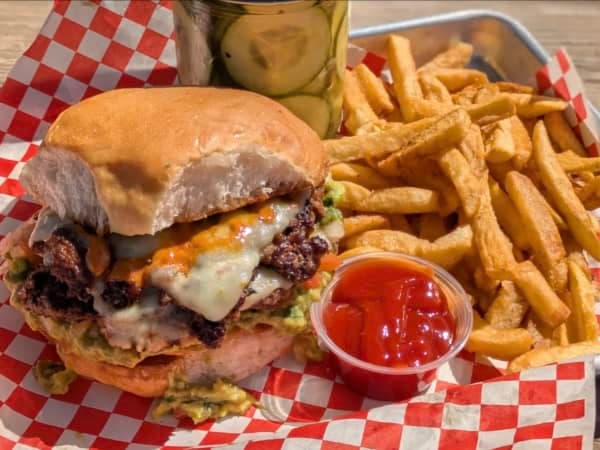 Lockout notice clouds future for acclaimed San Antonio burger joint - AOL
