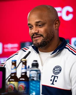@FCBayernEN: 🗣️ 𝗩𝗶𝗻𝗰𝗲𝗻𝘁 𝗞𝗼𝗺𝗽𝗮𝗻𝘆 𝗼𝗻 𝗟𝘂𝗶𝘀 𝗗𝗶́𝗮𝘇 💬

“His energy is there and he's a constant threat. You also have t...