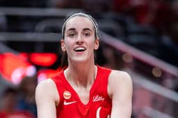 Caitlin Clark reacts to being benched after heated exchange with coach