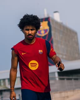 @FCBarcelona: First day at work. https://t.co/H9AvZLHbCG