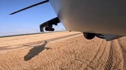 @Osinttechnical: Ukrainian Mi-24 Hind helicopter gunship on a strike mission, skimming just feet over prepared defens...