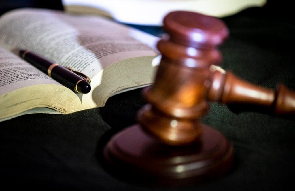 Trump nominates two federal judges as midterms approach
