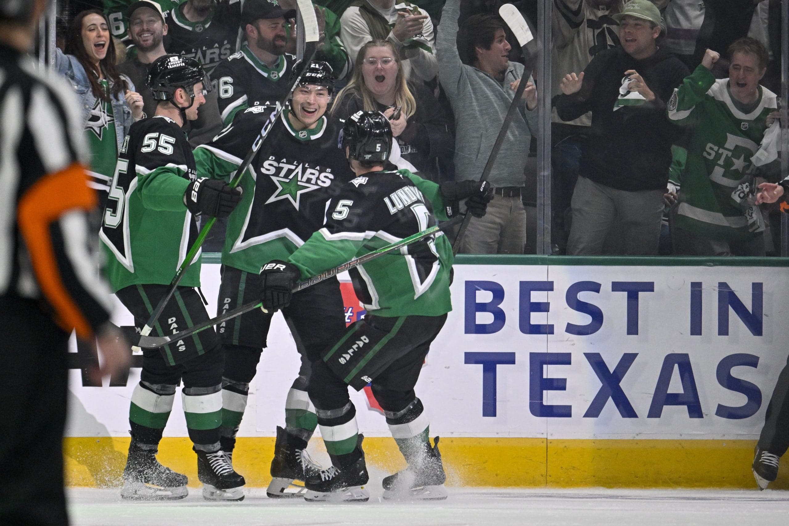 Blackhawks Are Unlikely to Trade for Jason Robertson