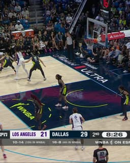 @LASparks: EWeezy heating up quickly. 🔥

@EWeezy_For3eezy x @WNBA https://t.co/DTMGSHLgHb