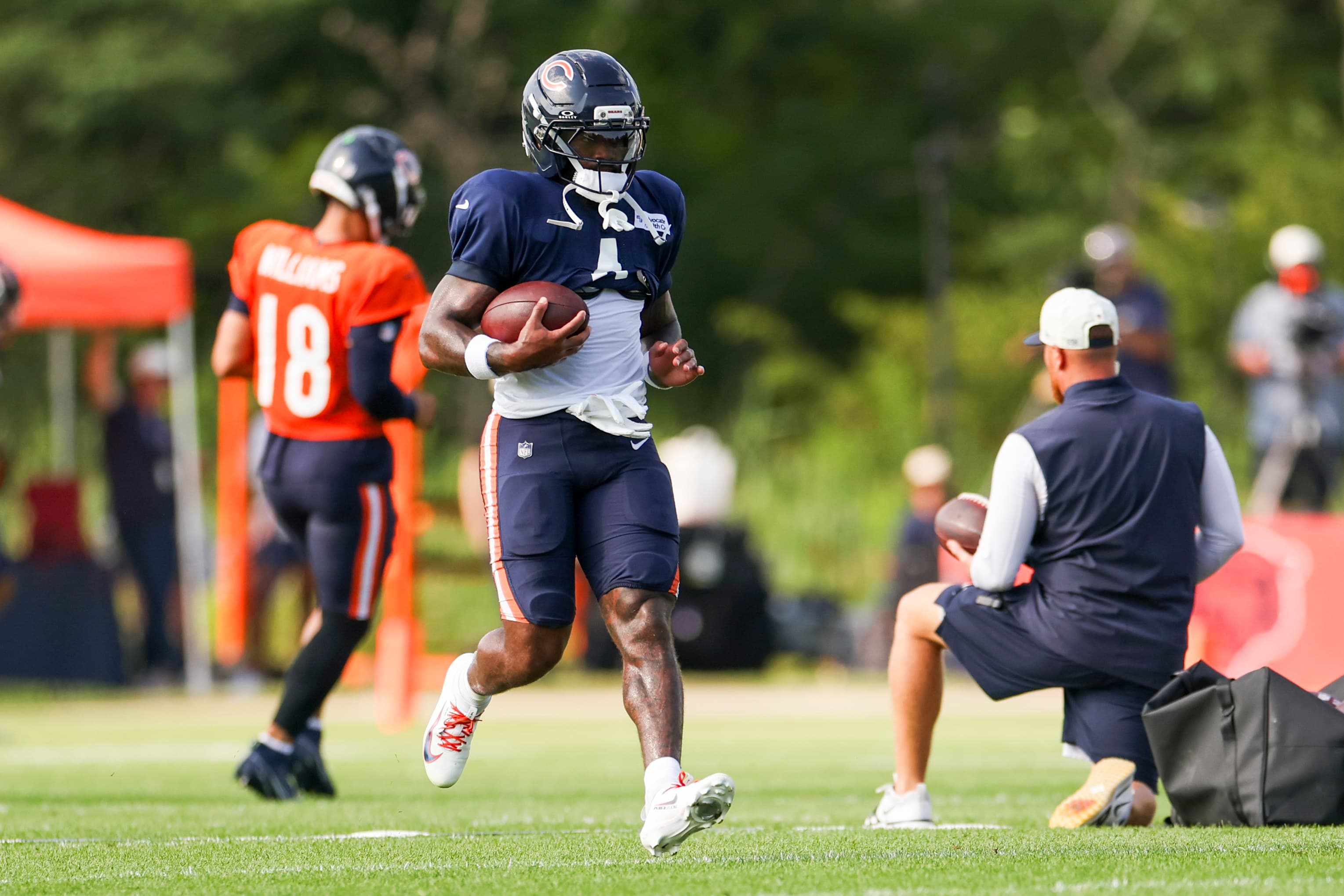 Chicago Bears: D'Andre Swift back at practice, Rome Odunze still out