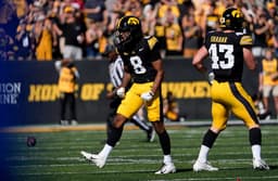 8 Days Until Iowa Football: Deshaun Lee