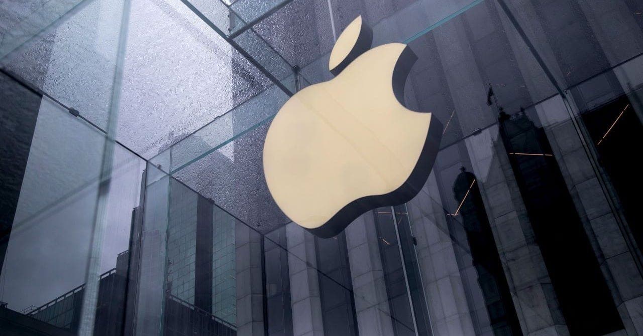 Q1 FY26 results & smartphone mkt #1 + stock resilient/insider sales pullback risk + Counterpoint reaffirms 21% share +5%YoY vs -6% global DRAM/NAND crunch; Q2 preview/Jefferies miss warning/13F mixed incl Nisa +4.4%/Westmount +6.5%/Jaffetilchin/Independent/Rockland trim/25 LLC/My Personal CFO/LifeGoal buy/Evercore $330/analysts bullish $295-350/Wedbush/Simply Wall St $295/IDC/Yahoo ests $109.2B Q2/FCF vs DCF bears/Intellectia/Gemini/2.5B AI/Buffett regrets selling still #1 $60B concentration/tax reasons/Griffin $1.5B/Traders Union $281-343 PT/Zacks FY26 $461B/GuruFocus DCF $179 bear