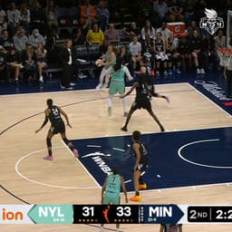 @nyliberty: OH THAT'S MONEYYY, SAB 🥶💰

Clock it for @sabrina_i20 🤏 | #LIGHTITUPNYL🗽 https://t.co/v4nDBfuwnX