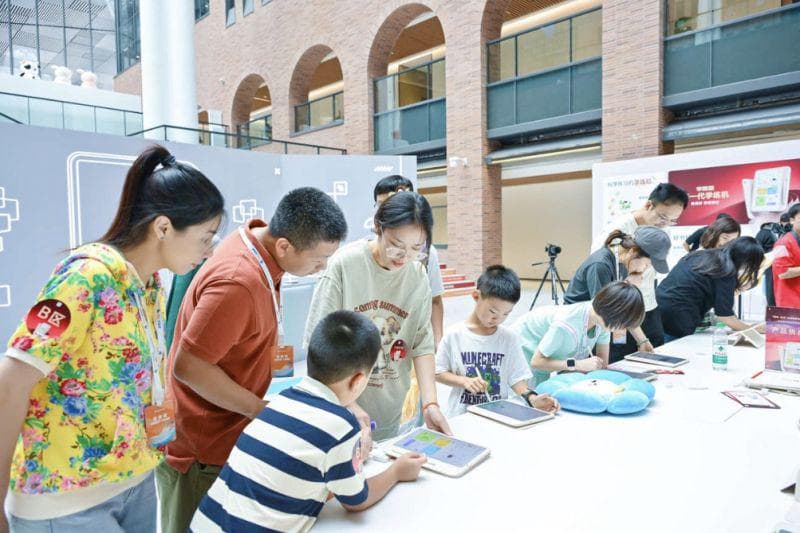 学而思入局,学练机赛道面临洗牌,AI成教育硬件竞争关键“变量”|学习机|好未来|猿辅导|华为平板|销量_新浪新闻