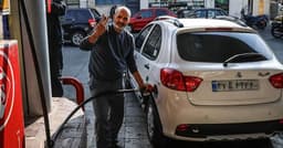 Fear of unrest complicates Iran's gasoline dilemma