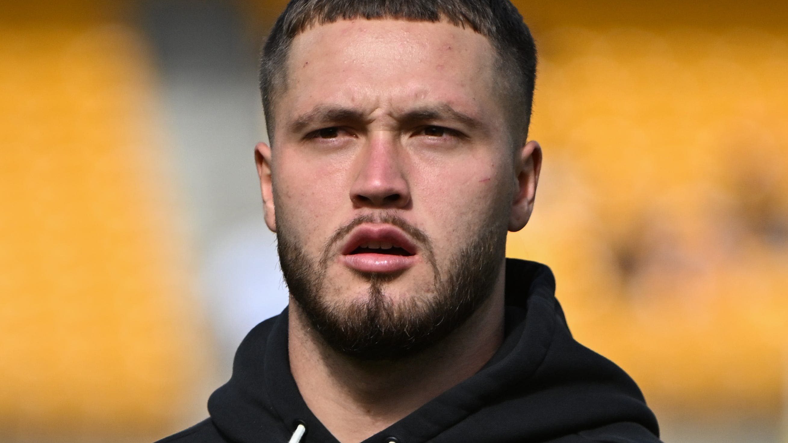 Travis Kelce almost whiffs on Steelers' up-and-comer