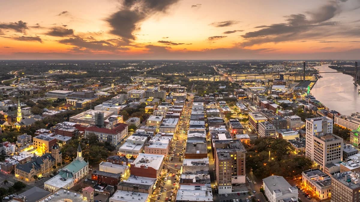 Georgia's Vibrant District Is The Entertainment Hub Of Savannah's ...
