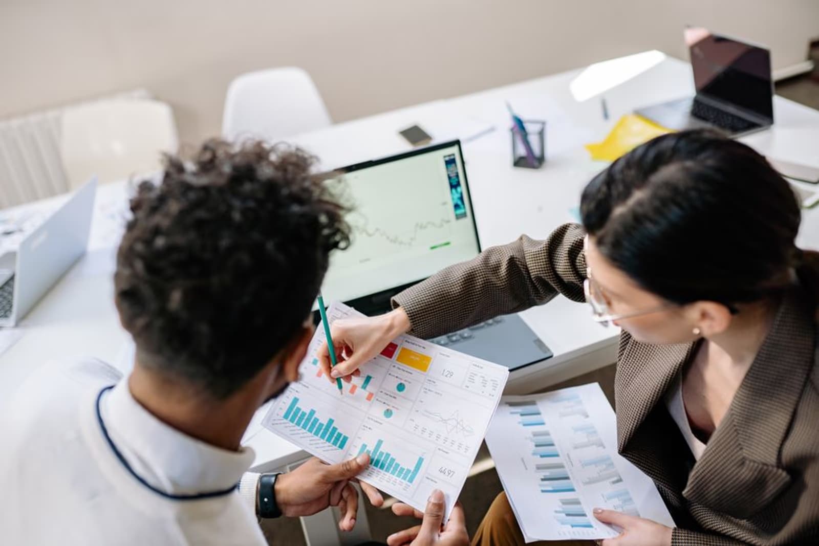 Paid vs Organic App Growth: When to Shift Budget and Why