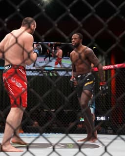 @ufc: HE’S GOT THEM HANDS 👊
 
@TouchNgo_ looks to add another knockout to his record in the co-main event!...