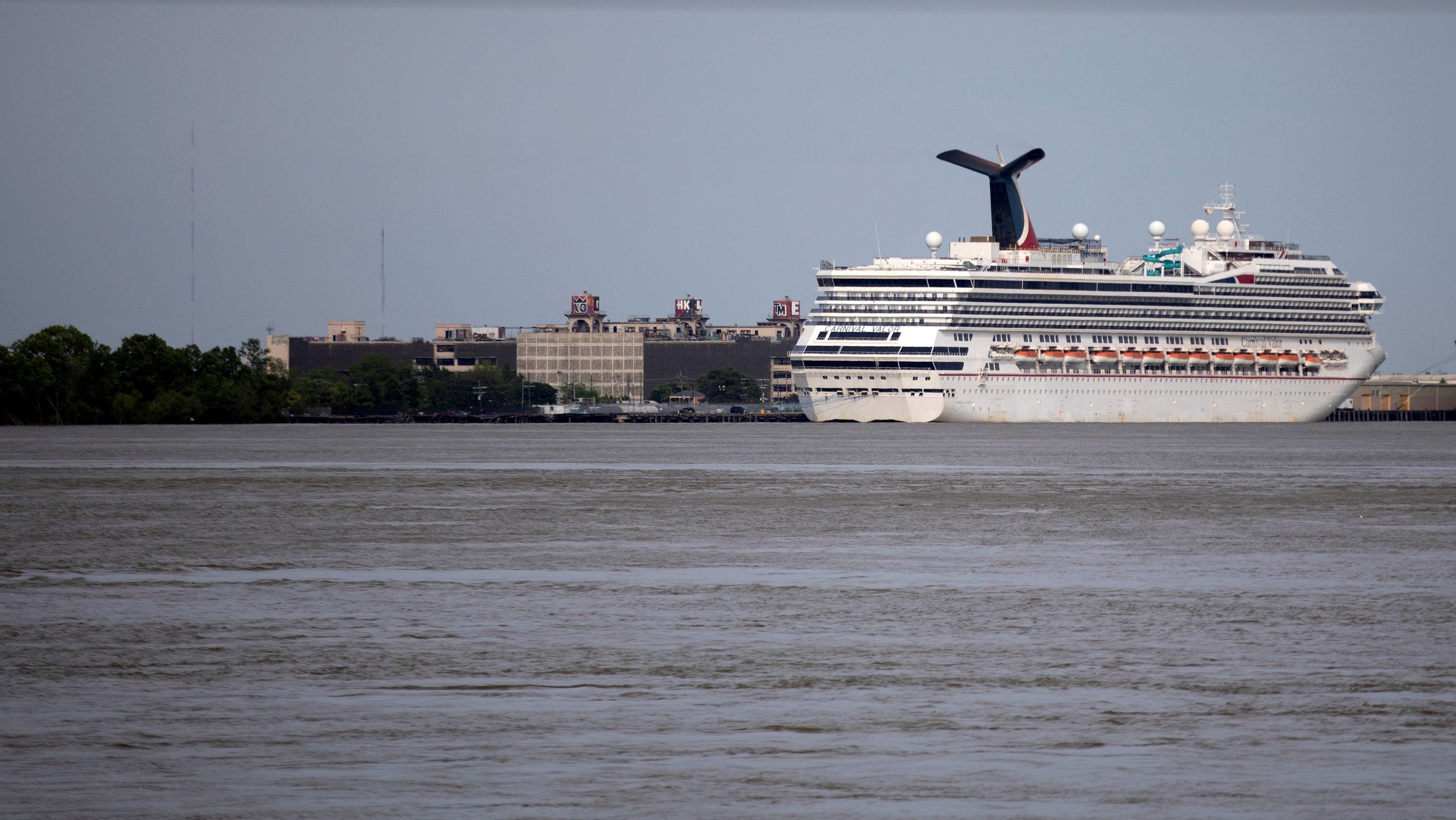 Man pleads guilty to sexually abusing teen on Carnival cruise