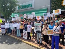 A Band of Plucky Protesters Nets One Against ICE