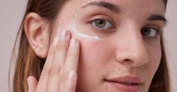 Perimenopause & Menopause Acne