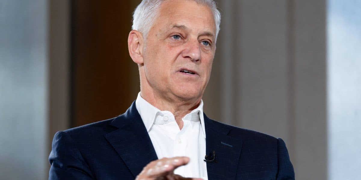 Standard Chartered CEO apologizes for calling some workers ‘lower value human capital’ in AI push