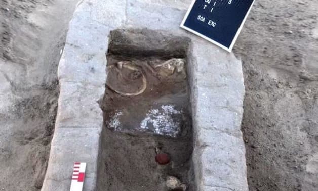 Egyptian archaeological mission uncovers tombs ...