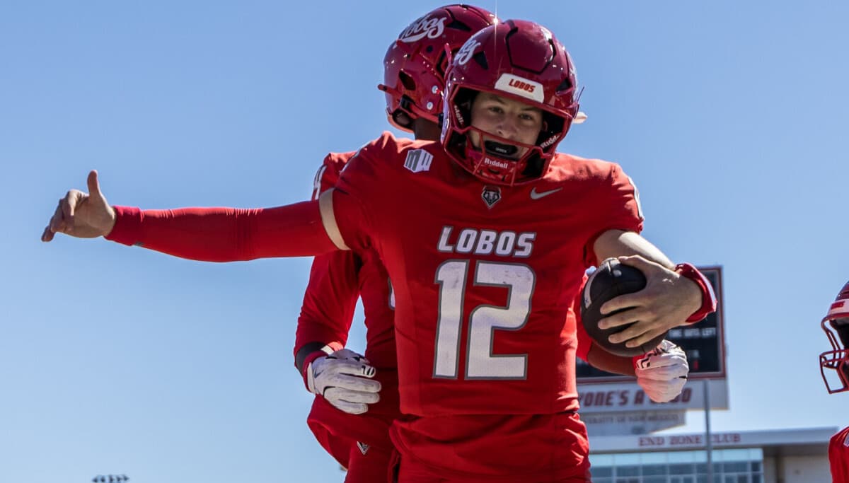 Quarterback Toa Fa'avae, defense shine in New Mexico's ...