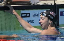 sprint mondiale a 22″75. Tripletta Crooks, doppietta Ledecky ...