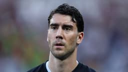 Dusan Vlahovic reaches personal agreement and takes ...
