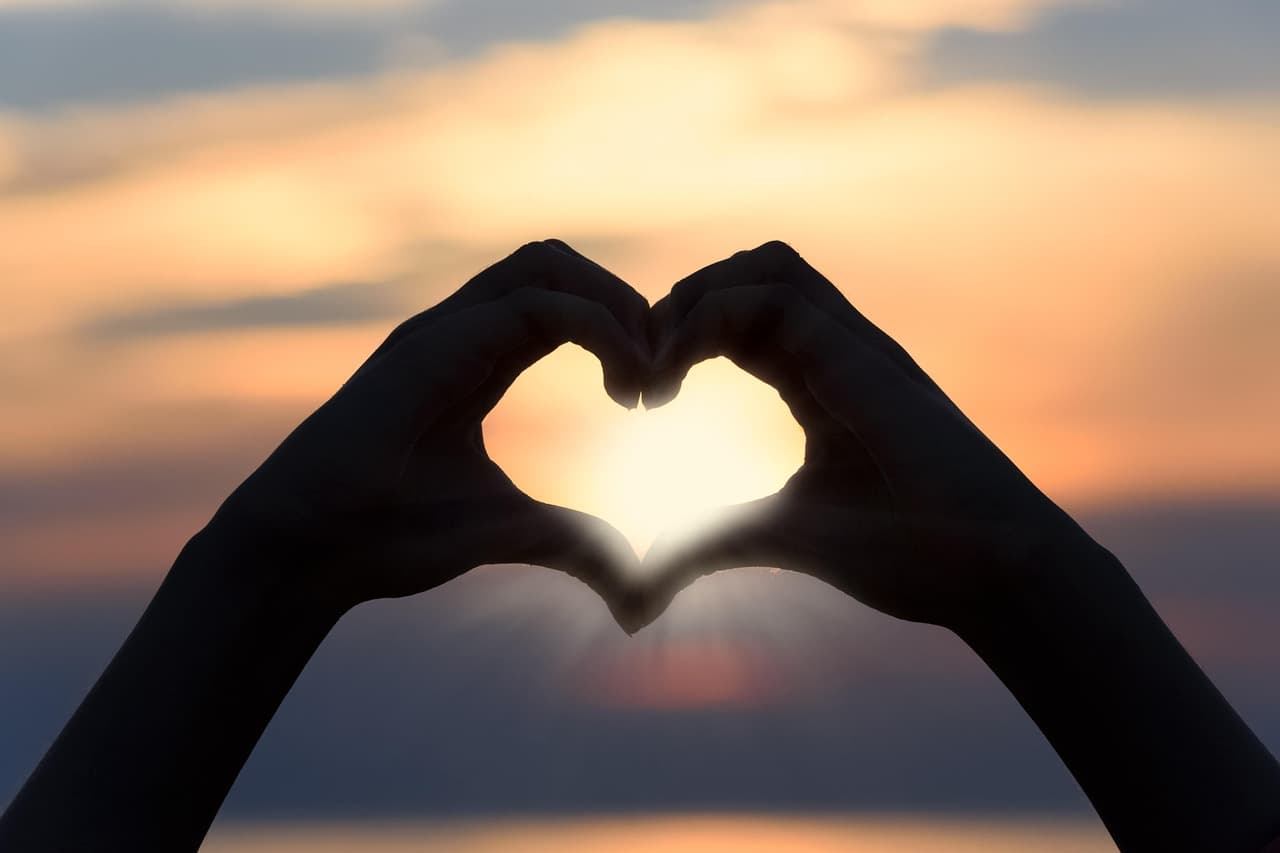 Daily maintenance predicts relationship health