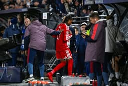 Bayern held by Viking after 'super dumb' Olise red in ...
