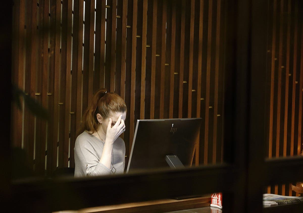 How to Stay Consistent Online Without Burning Out as a Freelancer