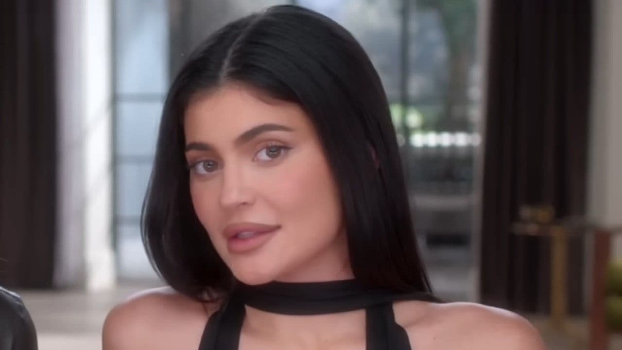 Kylie Jenner Uses Her Friends As A Fashion Sounding Off Board: 'Are We Wearing This This Summer?' 'Honestly, No'