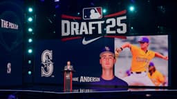 Mariners Promote Top Pitching Prospect as They Look to ...