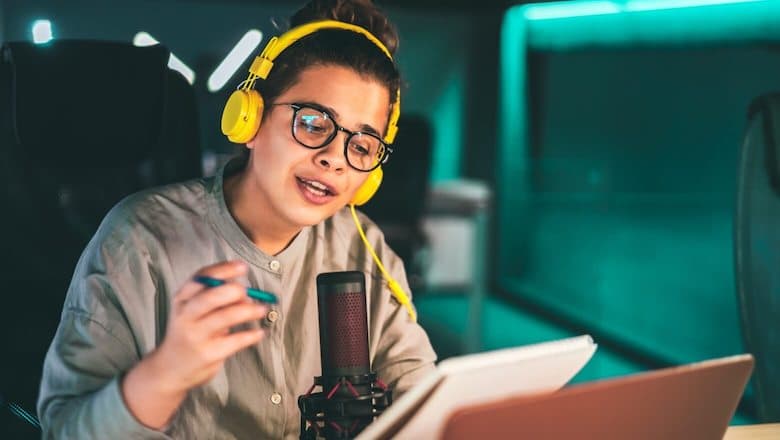 21 Best Side Hustle Ideas with a Low Startup Cost (2026) | SoFi