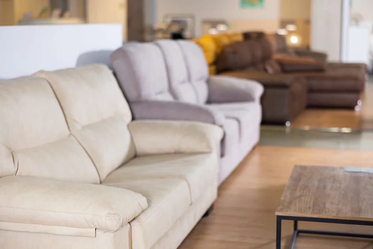 ROC City Furniture (Henrietta, NY) — closing last location, 40-80% off
