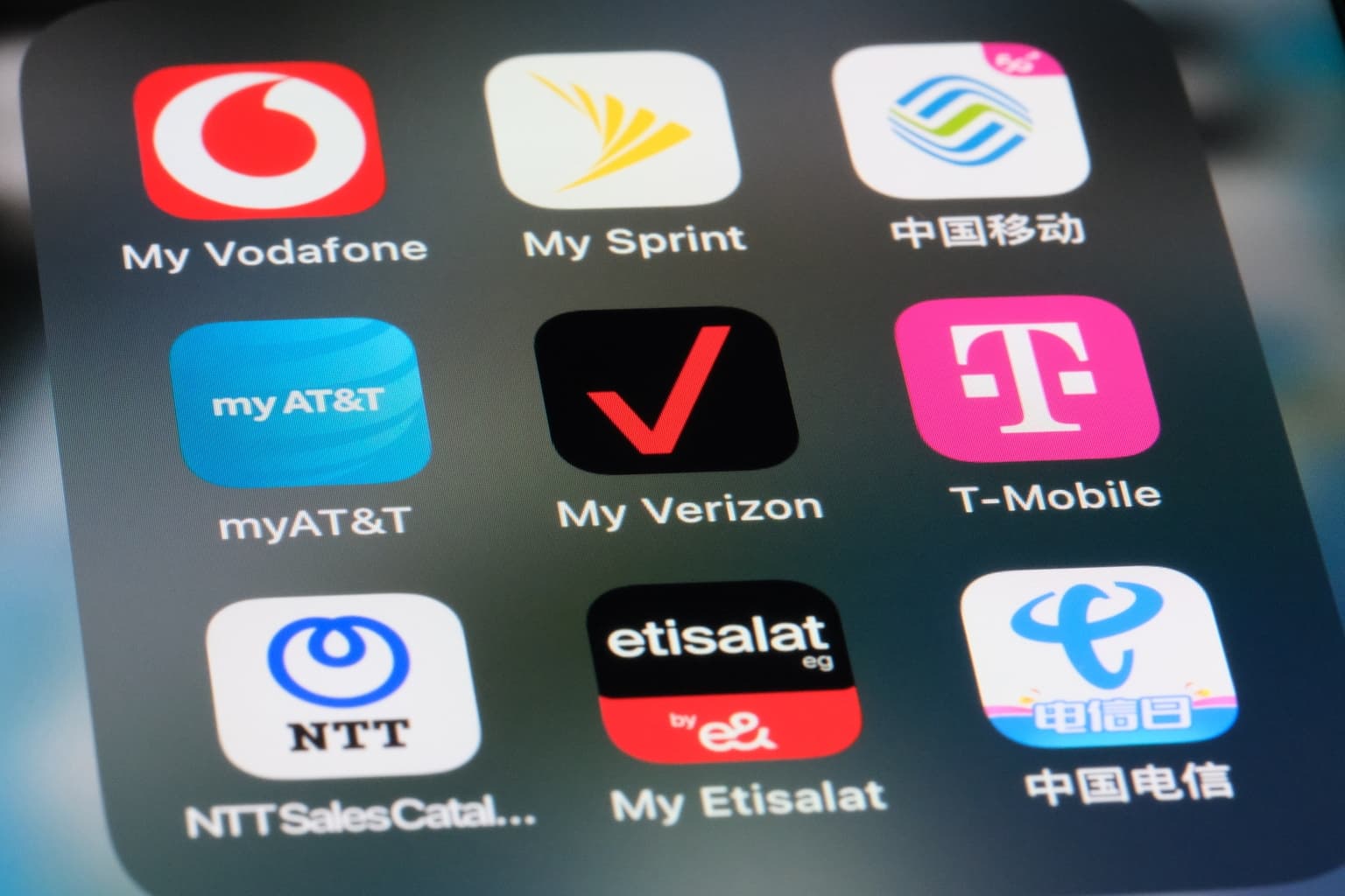 AT&T: Mixed Signals And A Dividend That Is Not Attractive ...