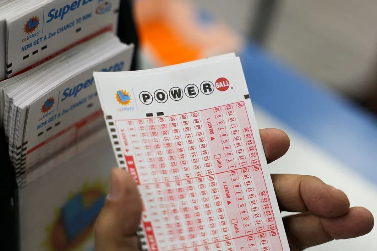 Powerball jackpot hits $600 million for Saturday